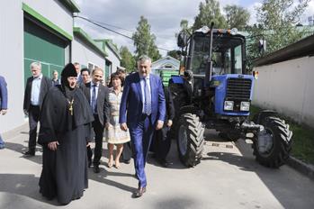 Трактор БЕЛАРУС для монастыря.jpg